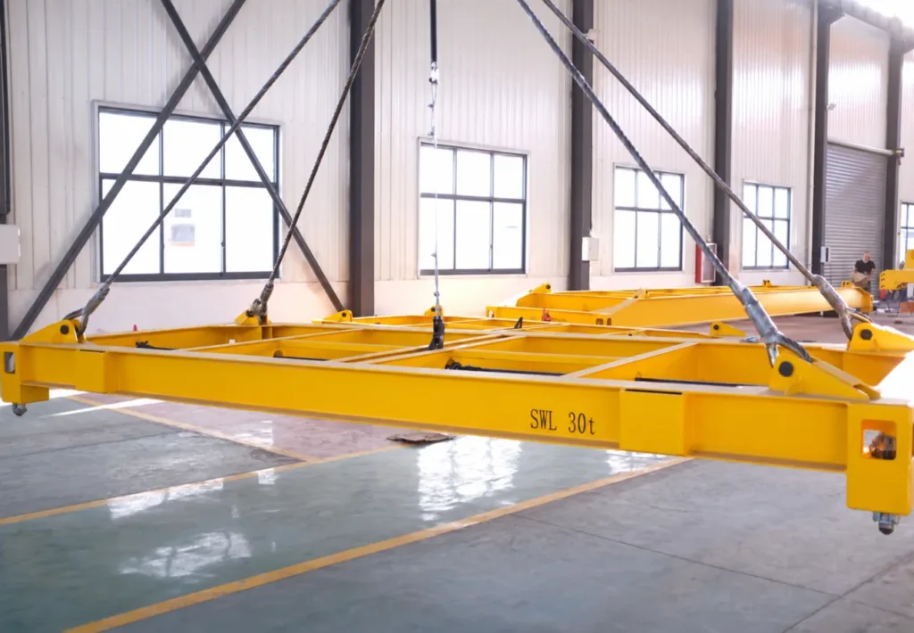 Fixed-size container spreader suspended by four wire-rope legs